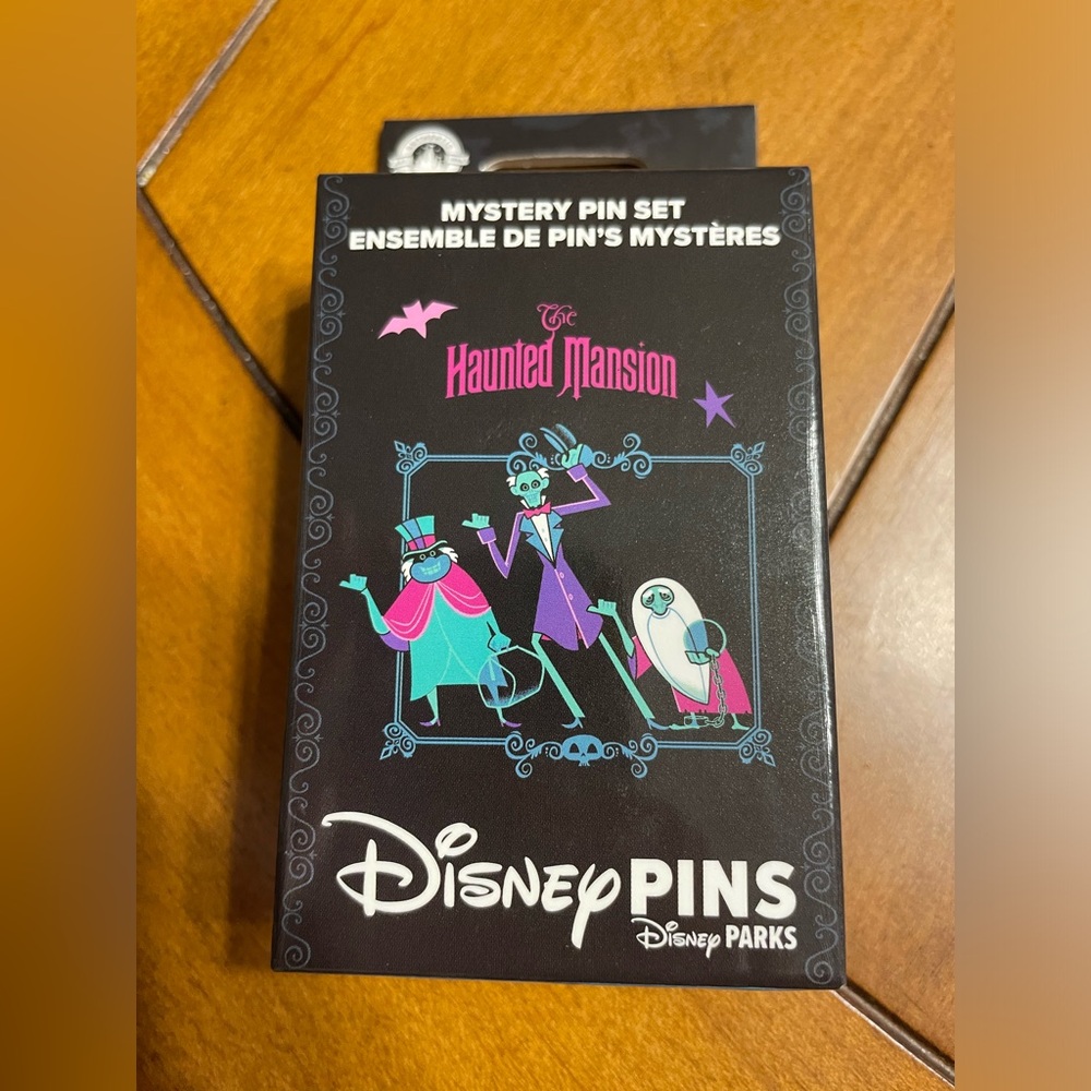 Mystery pin set